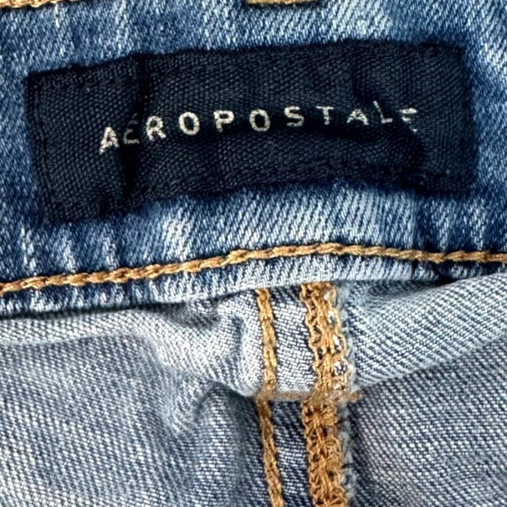 Aeropostale Y2K Low Rise Midi Distressed Blue Denim Summer Jean Shorts Size 12 - Picture 6 of 13